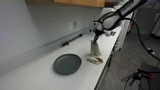 DROID current interaction before unfolding the cloth